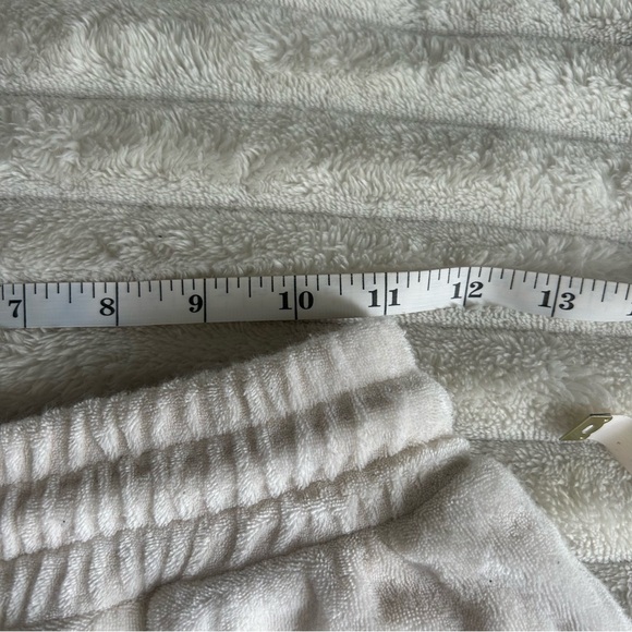 Women's Wilfred Free by Aritzia Small Cream Terry Cloth Drawstring Shorts - Picture 7 of 7